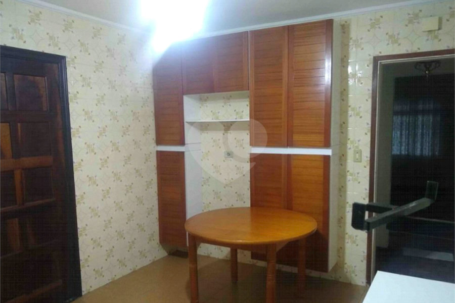 Sobrado à venda com 3 quartos no Brasilândia, São Paulo, SP