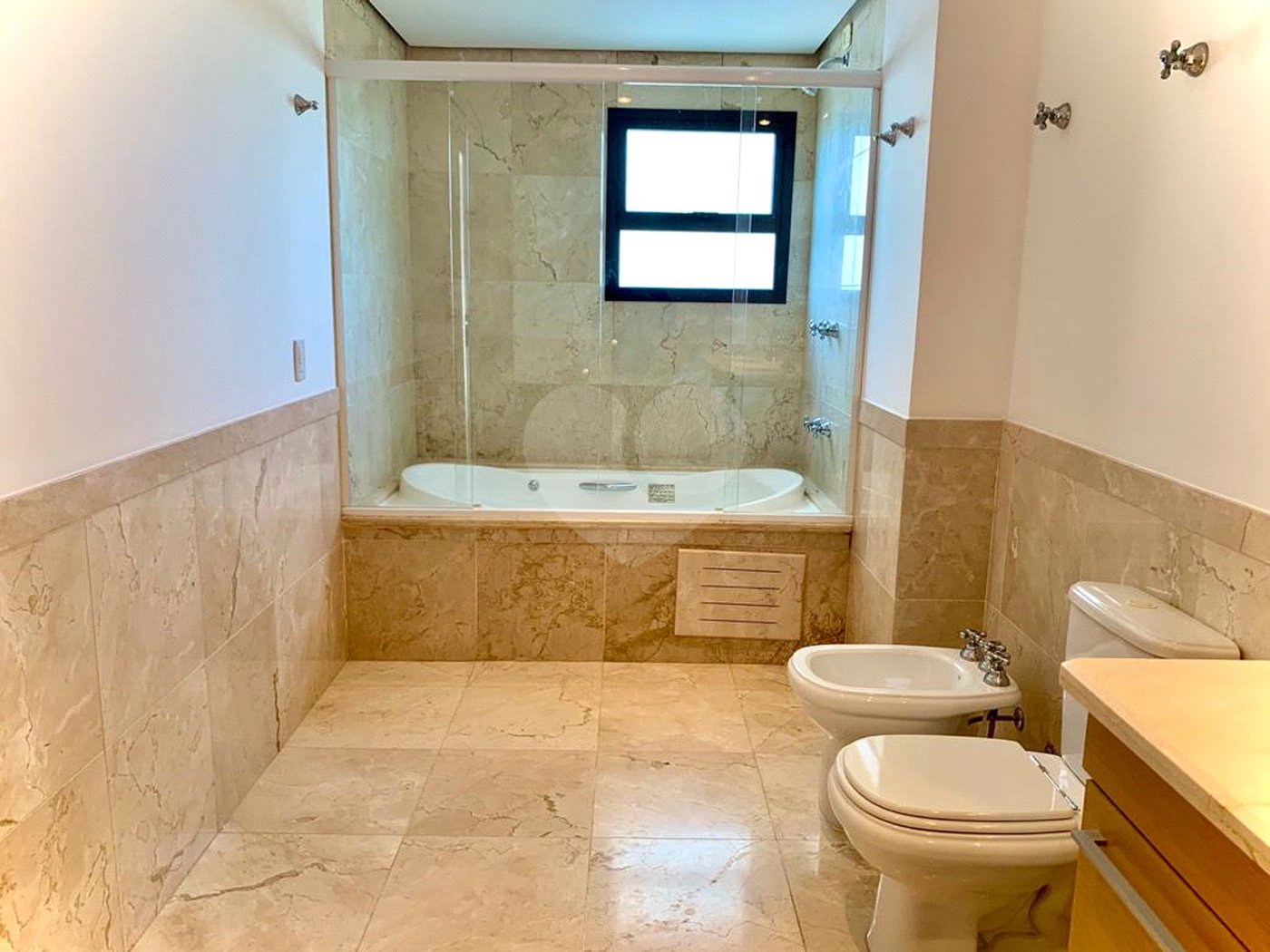 Apartamento à venda com 4 suítes em Jardim Marajoara, São Paulo, SP