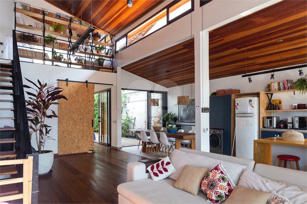 Casa Térrea à venda com 3 quartos, sendo 2 suítes,  em Vila Ipojuca, São Paulo, SP
