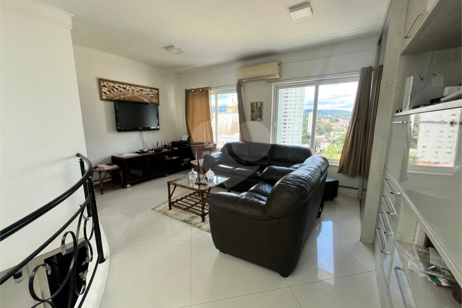 Casa à venda com 3 suítes no condomínio Quinta de Santo Antônio, São Paulo - SP