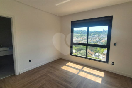 Casa à venda com 3 suítes no condomínio Recanto dos Paturis, Vinhedo - SP