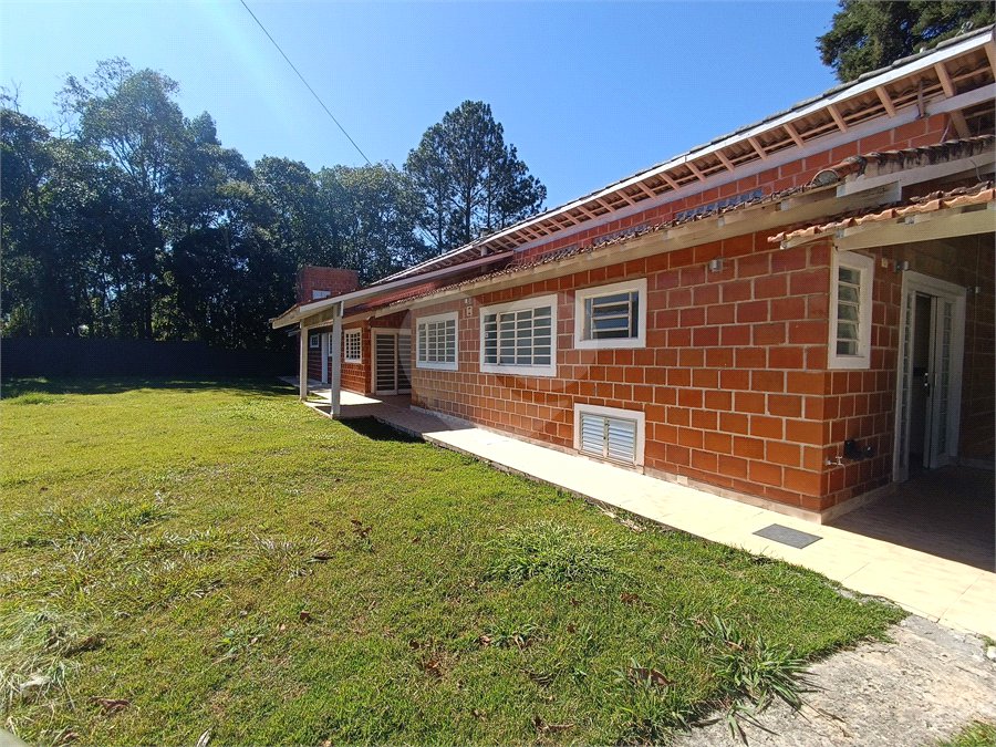 Chácara à venda com 4 quartos, sendo 1 suíte, em Vila Vilma (mailasqui), São Roque, SP