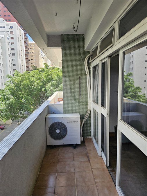 Apartamento à venda com 3 quartos, sendo 1 suíte,  em Itaim Bibi, São Paulo, SP
