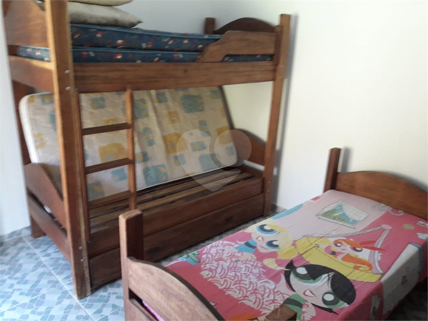 Chácara à venda com 8 quartos, sendo 3 suítes, no Centro, Toledo, MG