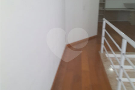 Casa à venda ou para alugar com 4 suítes em Chácaras São Carlos, Cotia, SP