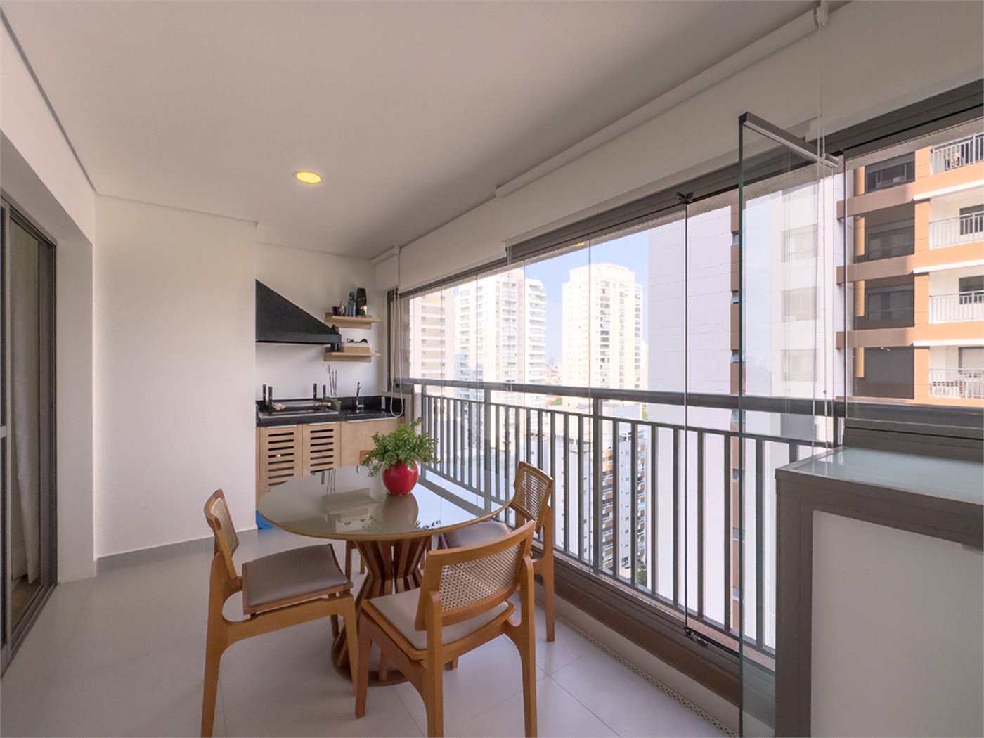 Apartamento à venda com 2 quartos, sendo 1 suíte,  em Jardim Prudência, São Paulo, SP