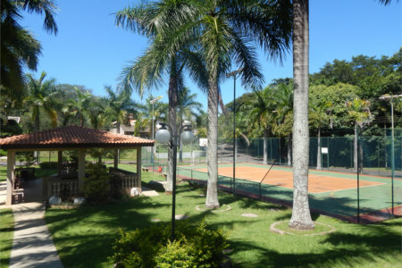 Casa à venda com 4 suítes no condomínio Vale do Itamaraca, Valinhos - SP