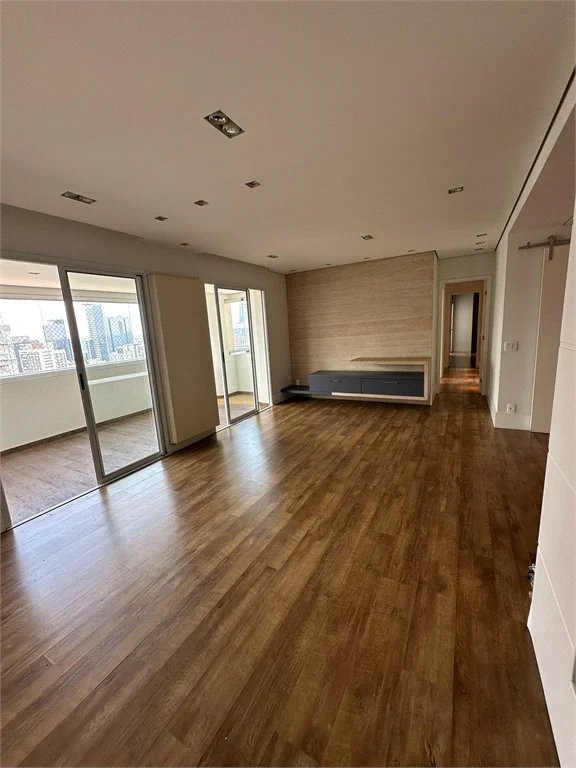 Apartamento à venda com 3 quartos, sendo 1 suíte, em Brooklin Paulista, São Paulo, SP