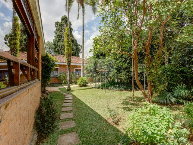 Casa Térrea à venda com 4 quartos, sendo 1 suíte,  em Chácara Monte Alegre, São Paulo, SP