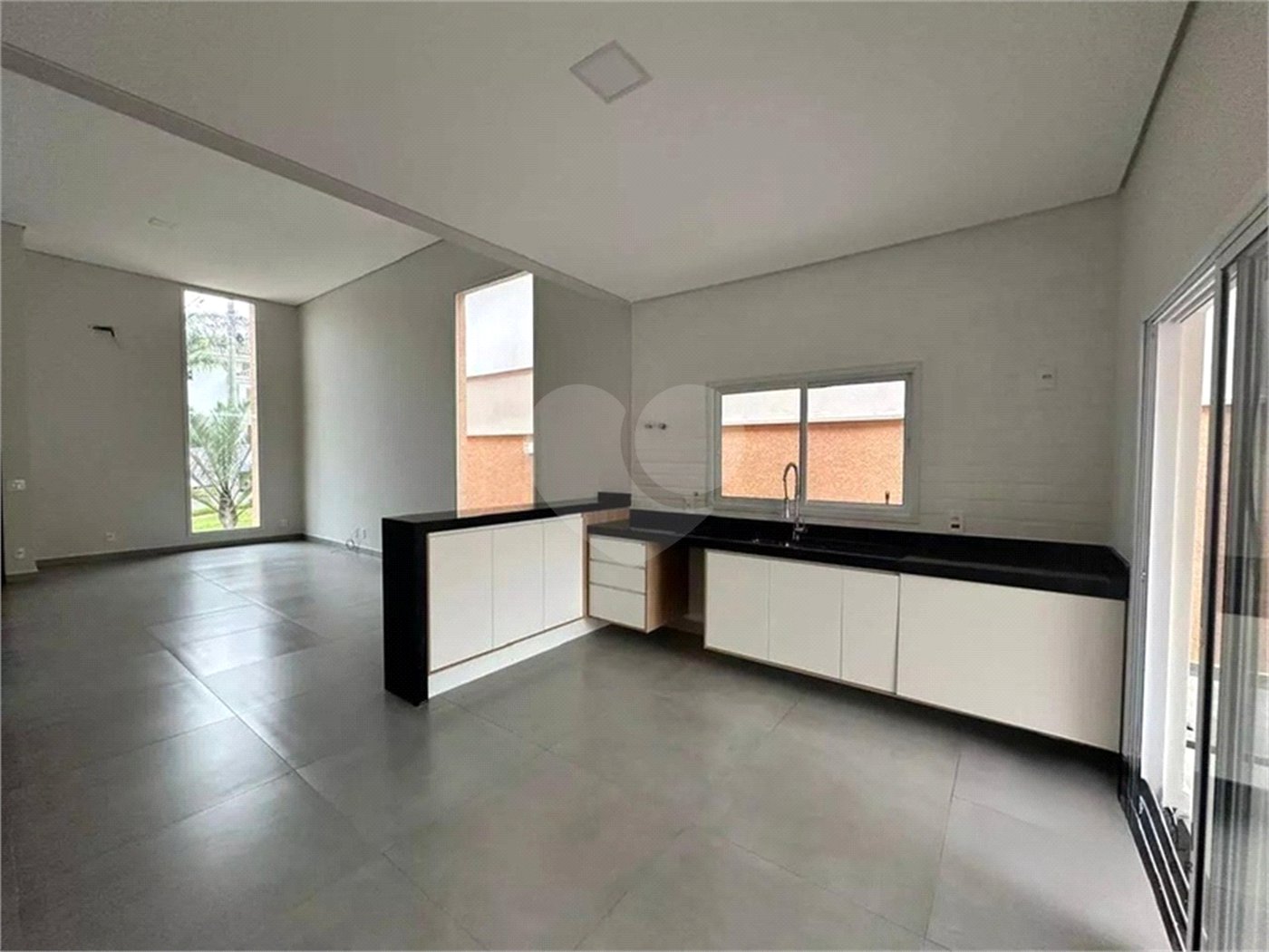 Casa à venda com 3 quartos, sendo 1 suíte, no condomínio Residencial Villa Verona, Sorocaba - SP