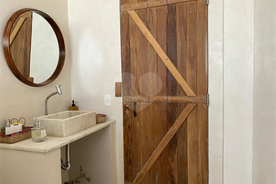 Casa à venda com 4 quartos, sendo 3 suítes, em Vila Madalena, São Paulo, SP