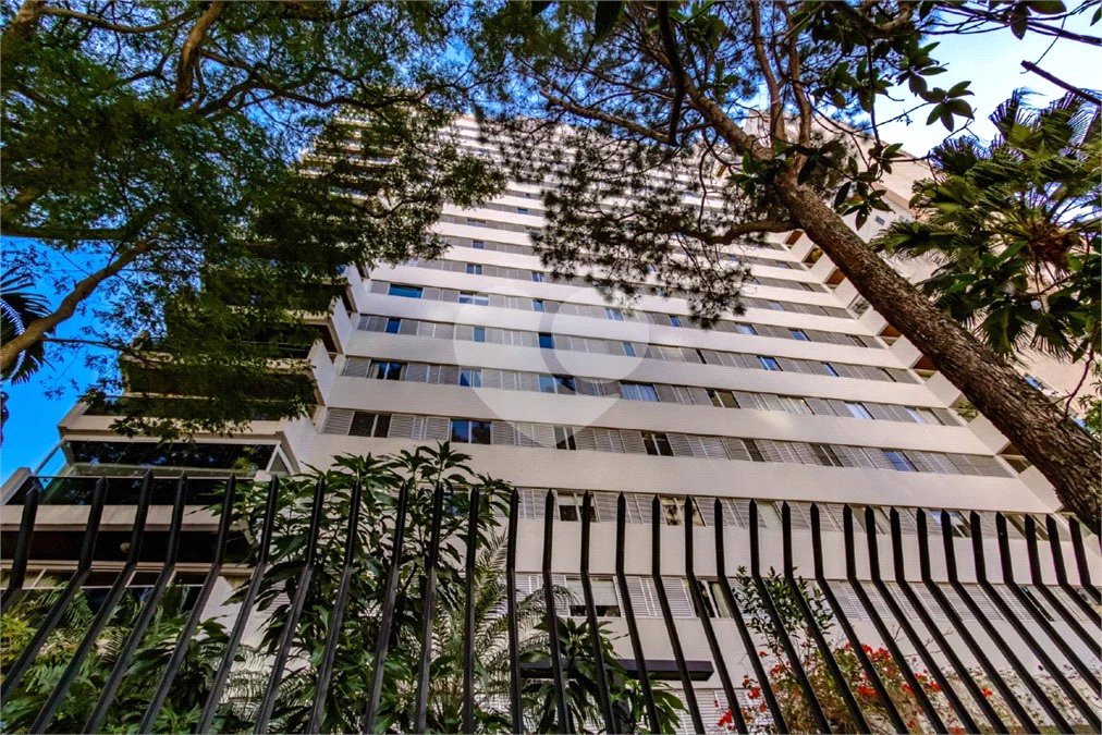 Apartamento à venda com 4 quartos, sendo 1 suíte, em Campo Belo, São Paulo, SP