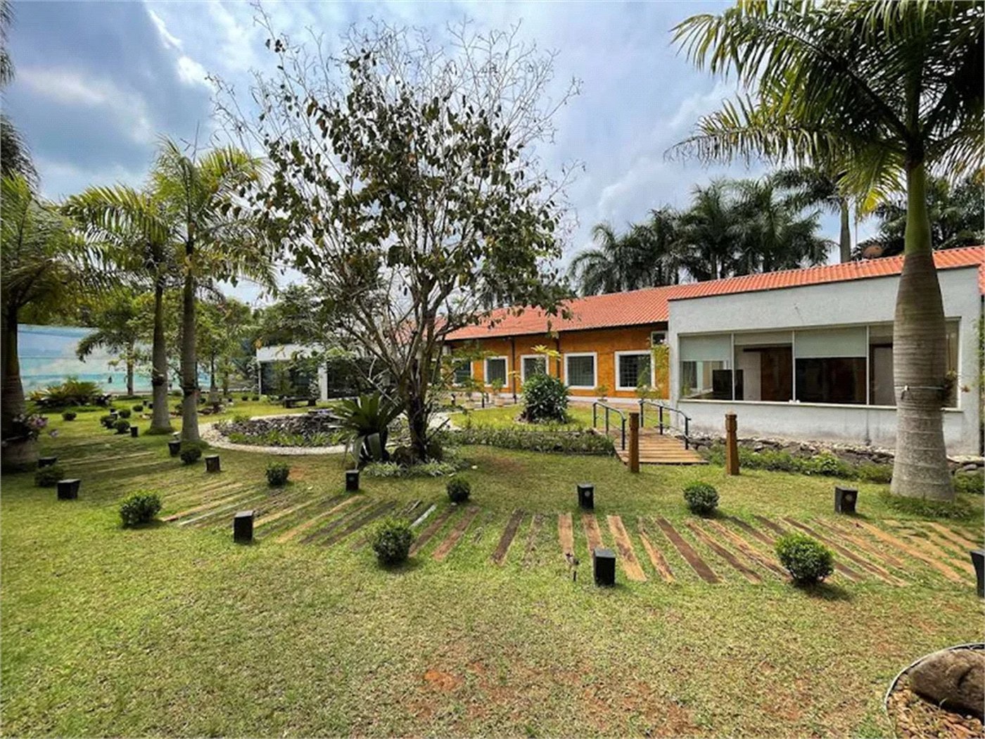Casa à venda com 4 suítes no condomínio Miollo da Granja, Cotia - SP