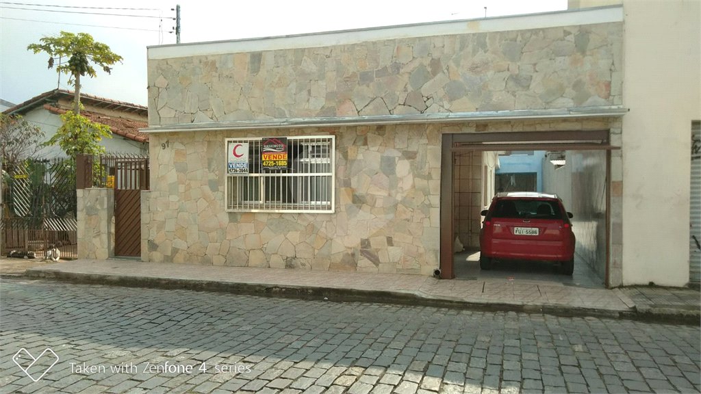 Casa à venda com 3 quartos, sendo 1 suíte, em Vila Industrial, Mogi das Cruzes, SP