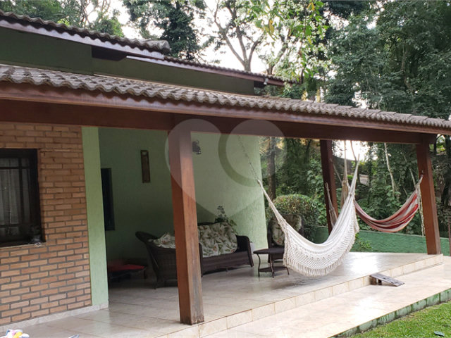 Casa à venda com 3 quartos, sendo 1 suíte,  no condomínio Alpes da Cantareira, Mairiporã - SP