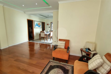 Casa à venda com 3 suítes em Jardim Trussardi, São Paulo, SP