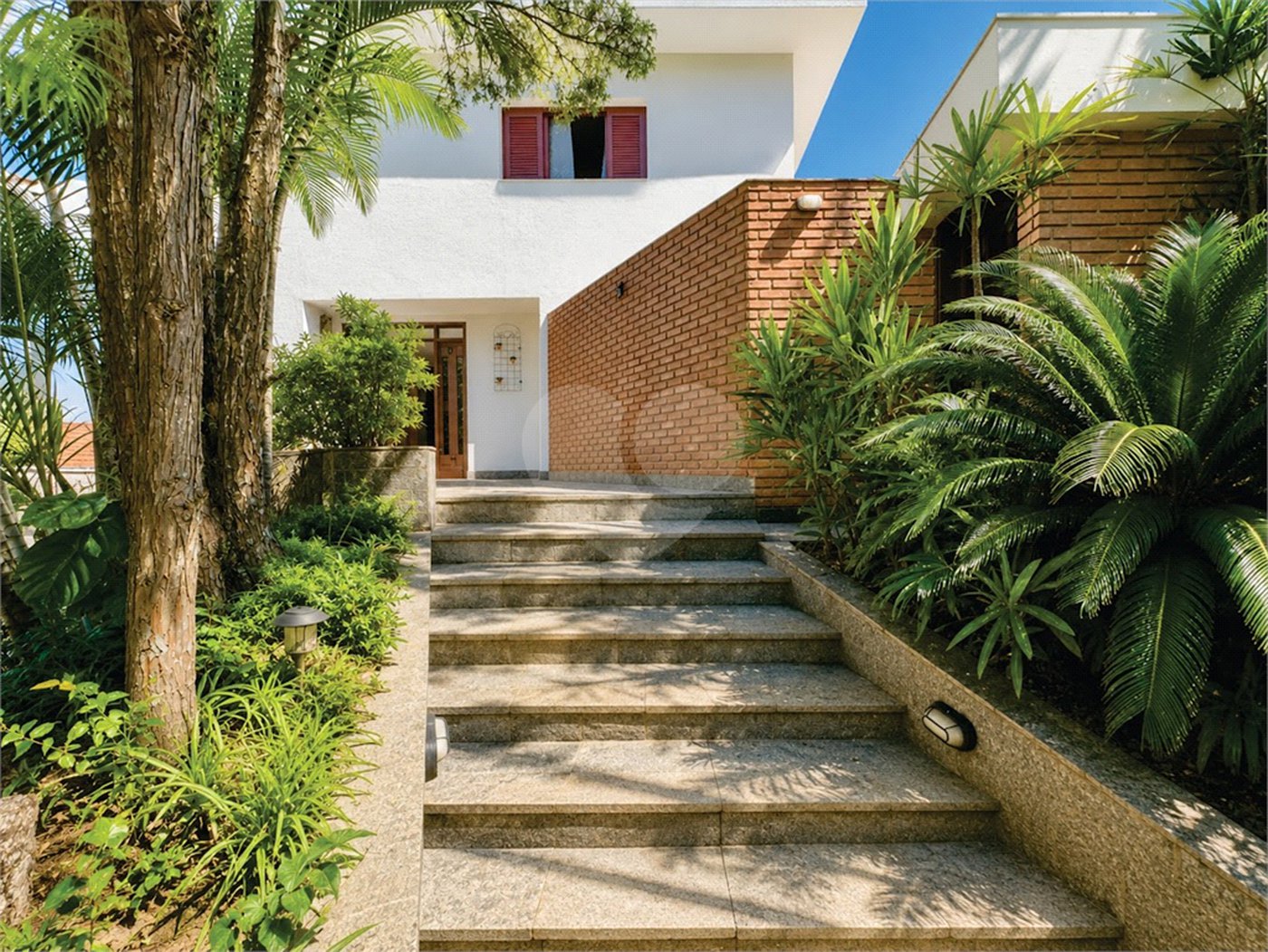 Casa à venda com 5 quartos, sendo 4 suítes, em Parque dos Príncipes, São Paulo, SP