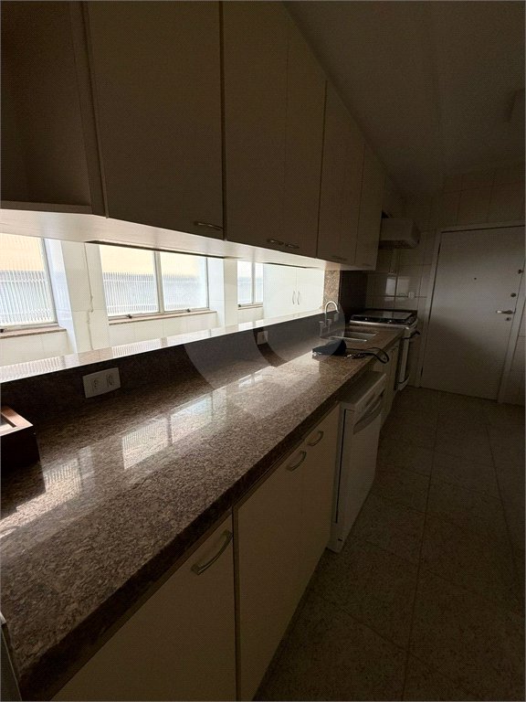 Apartamento à venda com 3 quartos, sendo 1 suíte, em Santa Cecília, São Paulo, SP