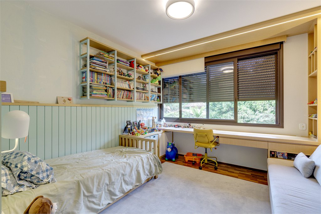 Casa à venda com 4 suítes no condomínio Vila Flora, São Paulo - SP