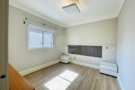 Apartamento à venda com 3 suítes em Vila Gilda, Santo André, SP