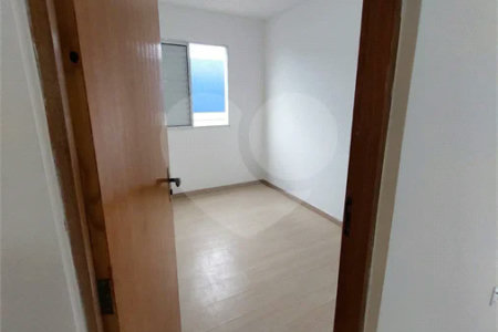 Apartamento à venda com 2 quartos e 1 vaga na Vila Nova Bonsucesso