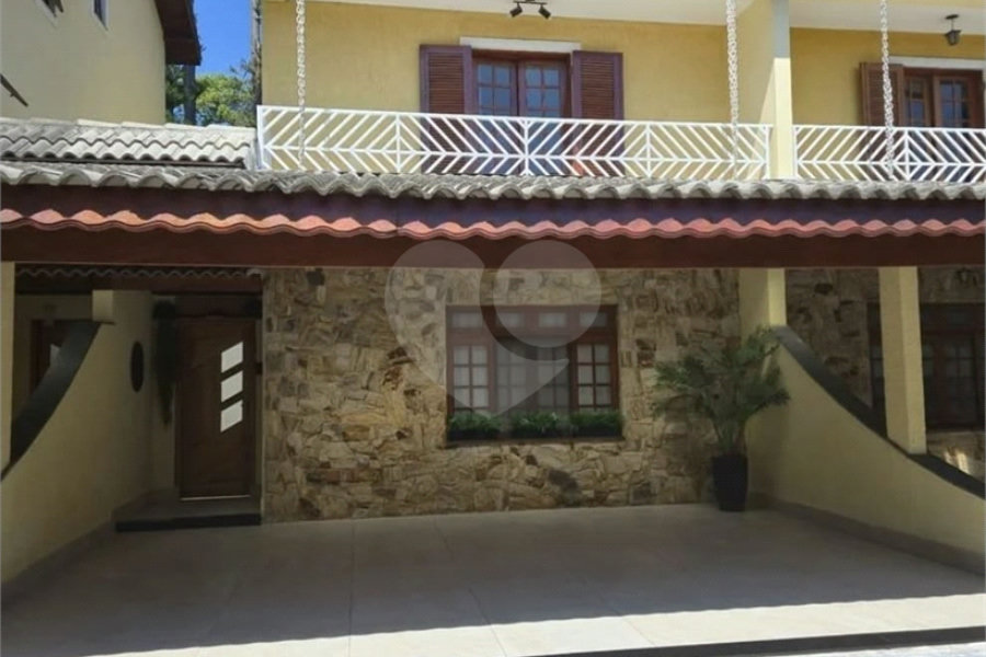 Casa à venda com 4 quartos, sendo 2 suítes, no condomínio Bosque dos Pássaros, São Paulo - SP