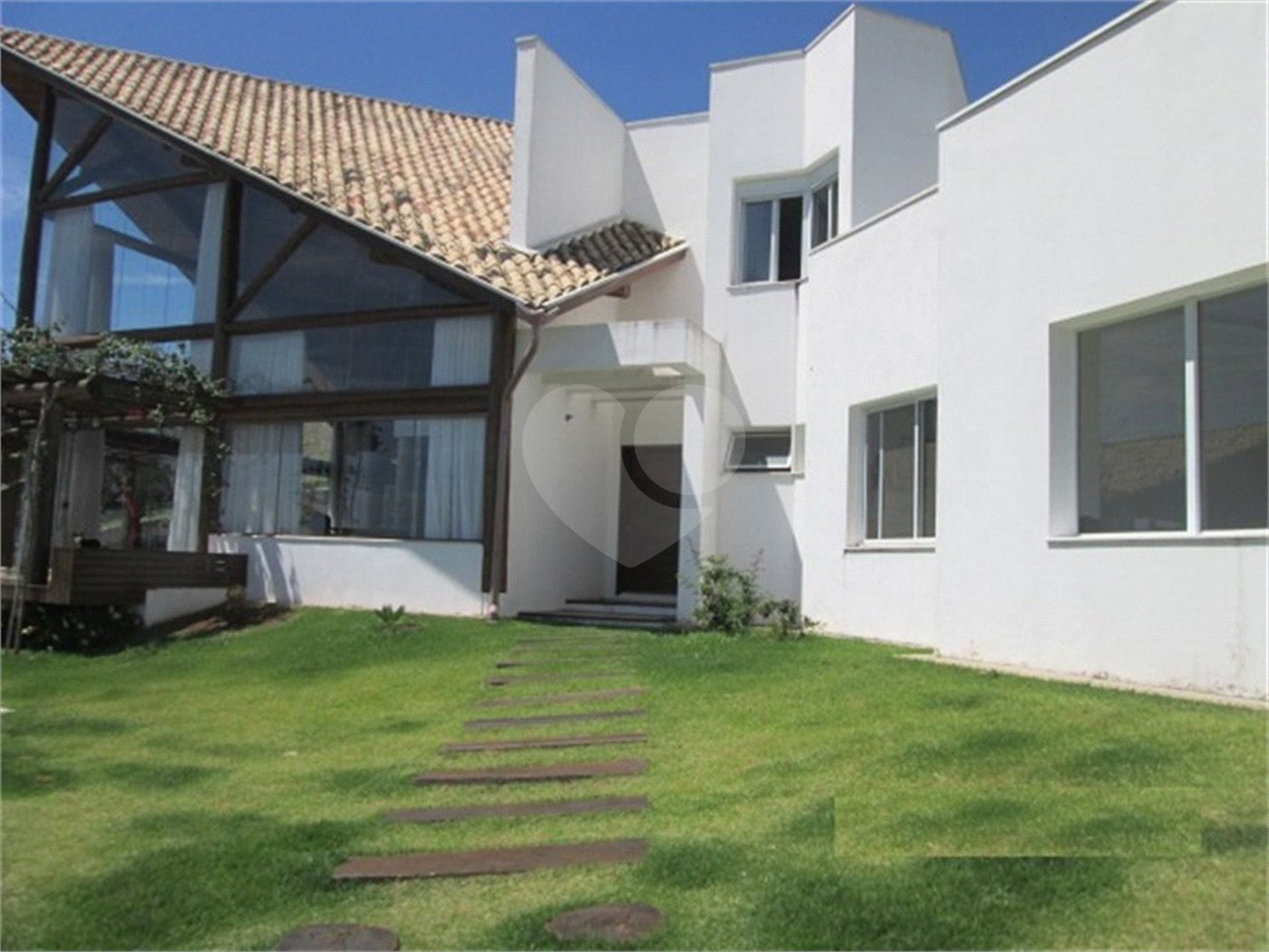 Casa à venda com 6 suítes no condomínio Jardim Primavera, Louveira - SP
