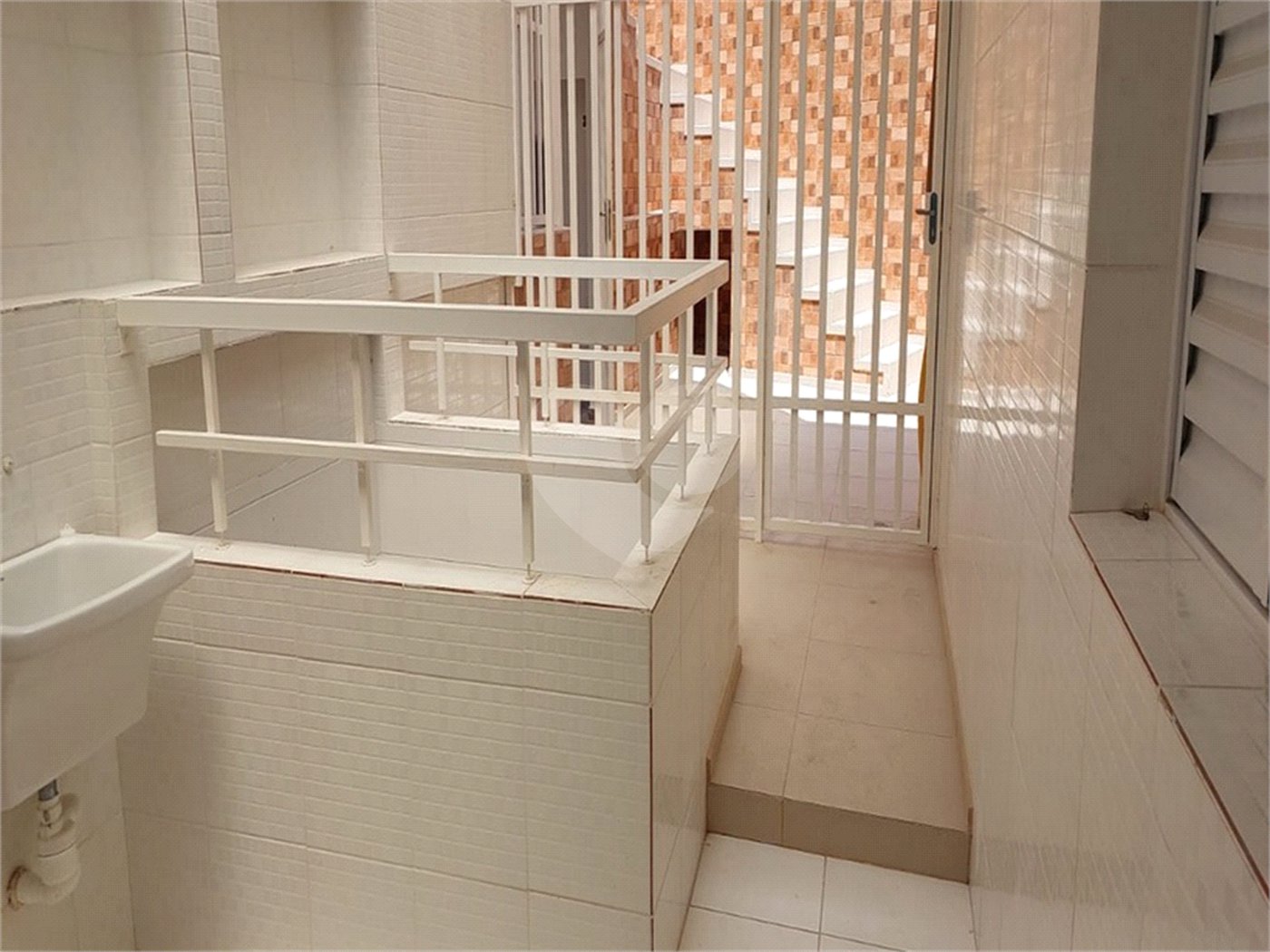 Sobrado à venda com 3 quartos, sendo 2 suítes, em Vila Paulicéia, São Paulo, SP