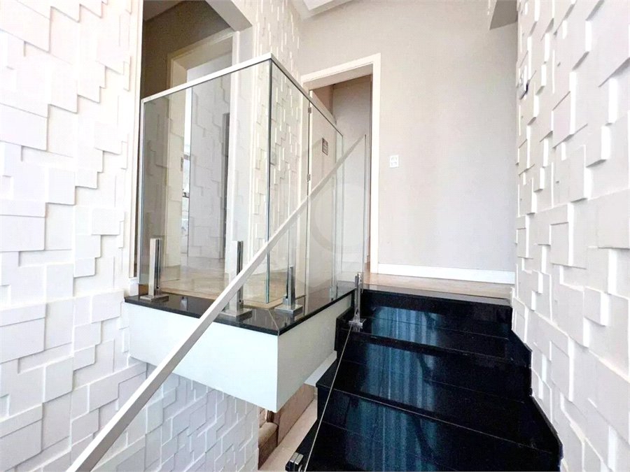 Sobrado à venda com 3 quartos, sendo 1 suíte,  em Residencial Jardim Nathália, Sorocaba, SP