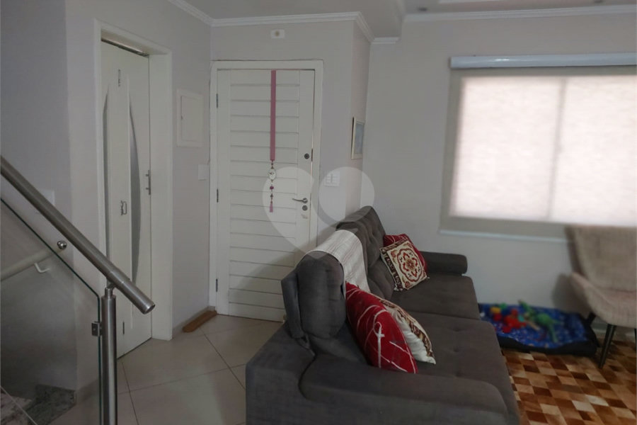 Casa à venda com 3 quartos, sendo 1 suíte, no condomínio Algarve Residencial, São Paulo - SP