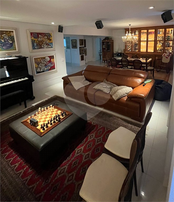 Apartamento à venda com 3 suítes em Vila Suzana, São Paulo, SP