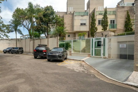 Casa à venda com 4 quartos, sendo 2 suítes, no condomínio Melbourne Residence, São Paulo - SP