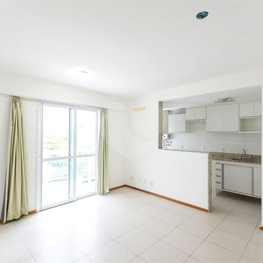 Apartamento à venda com 2 quartos, sendo 1 suíte, em Praça da Bandeira, Rio de Janeiro, RJ
