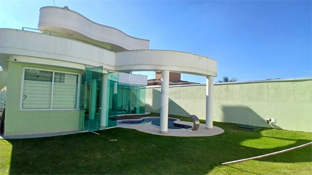 Casa à venda com 3 suítes no condomínio Figueira Garden, Atibaia - SP