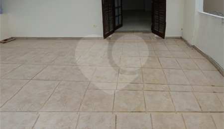Sobrado à venda com 3 quartos, sendo 1 suíte,  em Parque Jabaquara, São Paulo, SP