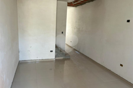 Sobrado à venda com 2 suítes em Jardim Sarah, São Paulo, SP