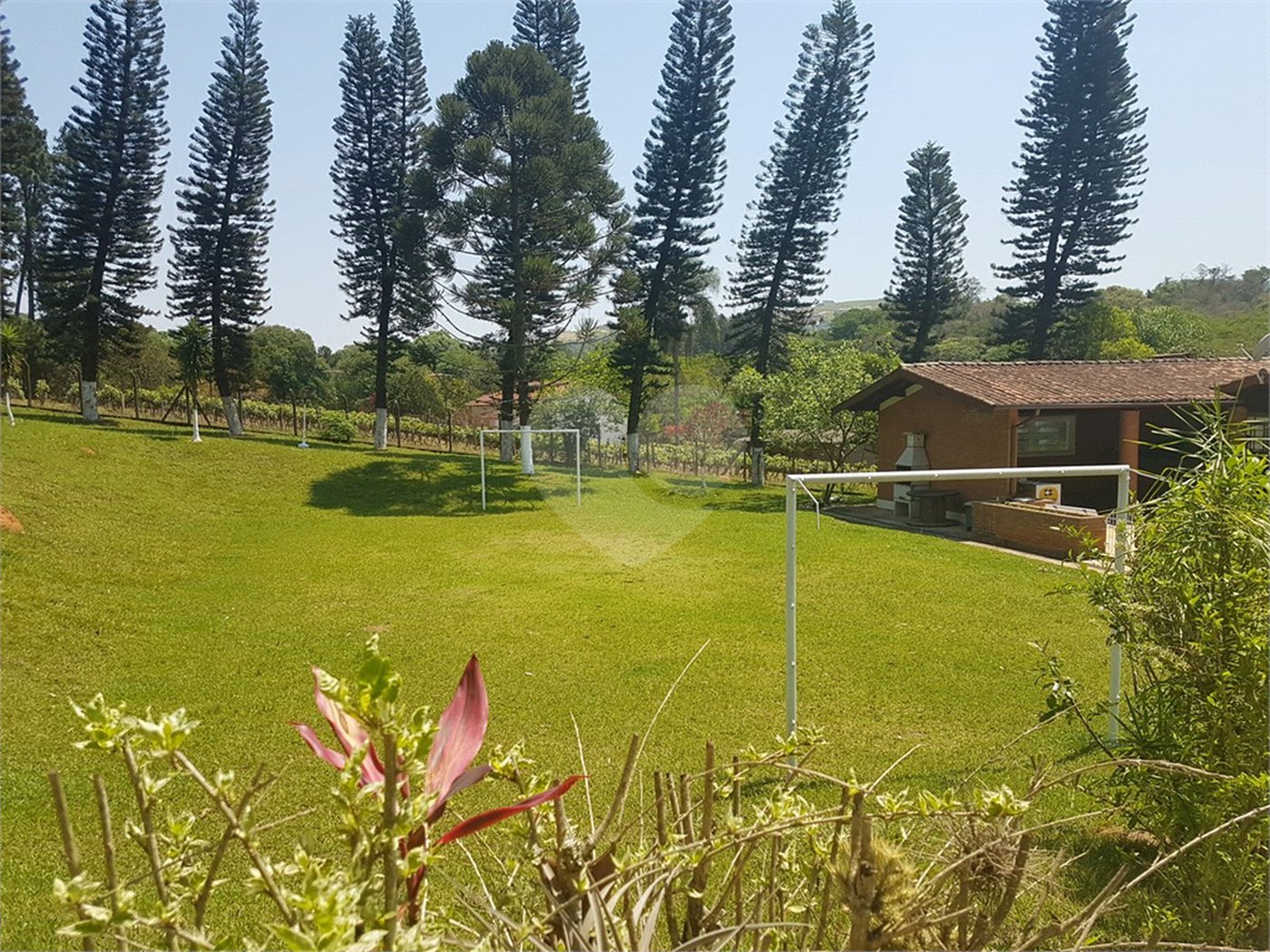 Hotel à venda com 14 quartos, sendo 13 suítes, em Rainha, Louveira, SP