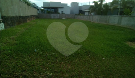 Terreno à venda no condomínio Quinta da Tipuanas, Araraquara - SP
