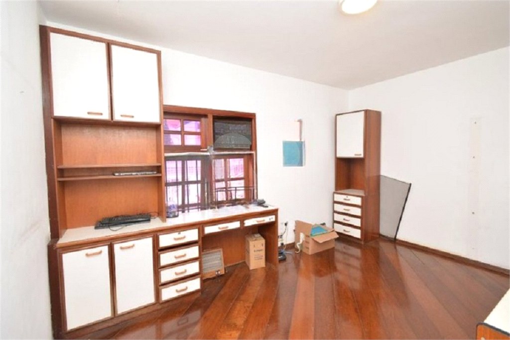 Casa à venda com 5 quartos, sendo 2 suítes, em Vila Galvão, Guarulhos, SP