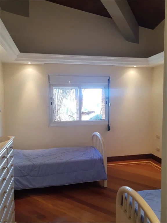 Casa à venda com 5 suítes em Jardim Leonor, São Paulo, SP