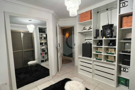 Apartamento à venda com 3 quartos, sendo 1 suíte,  em Vila Andrade, São Paulo, SP
