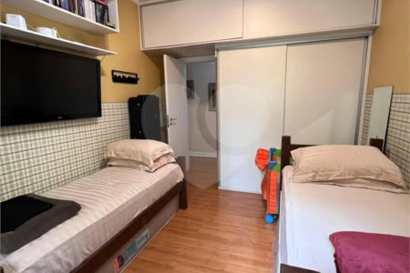 Apartamento à venda com 3 quartos, sendo 1 suíte, em Santa Cecília, São Paulo, SP