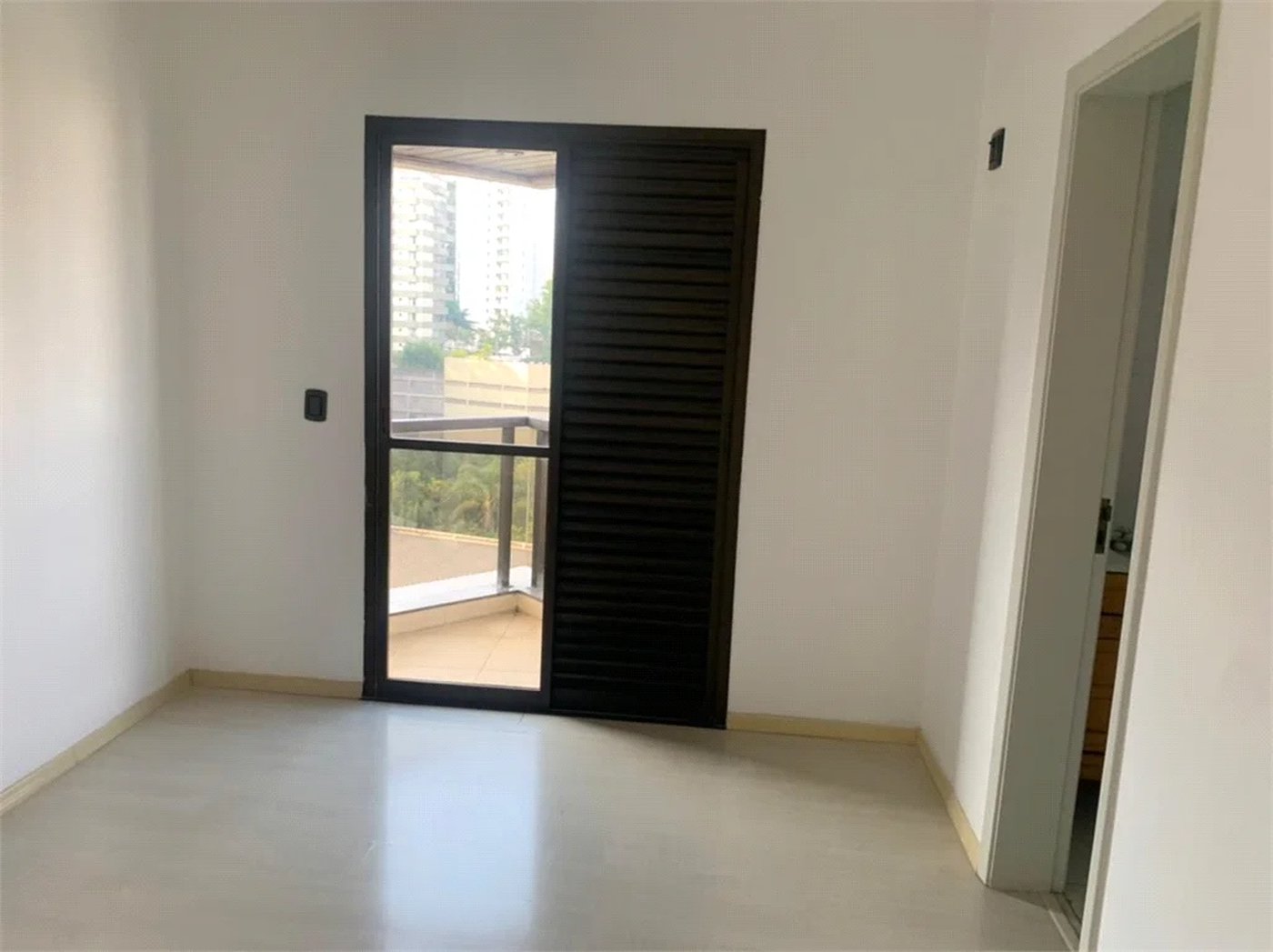 Apartamento à venda com 4 quartos, sendo 3 suítes, em PANAMBY, São Paulo, SP