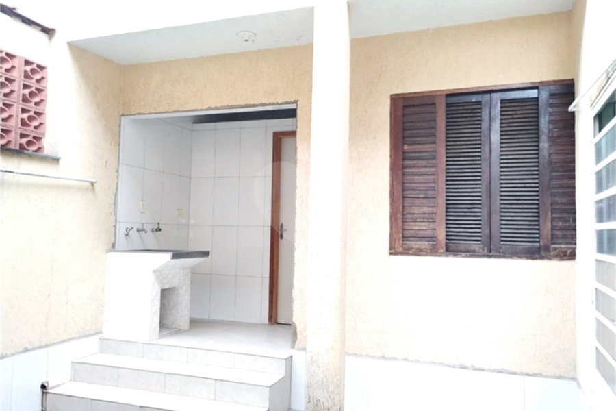 Sobrado à venda com 2 quartos em Vila Nivi, São Paulo, SP