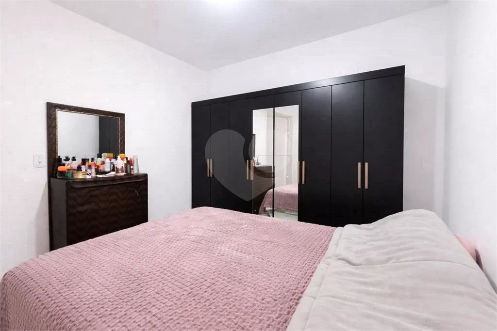 Sobrado à venda com 3 quartos, sendo 2 suítes, em Jardim Roberto, Osasco, SP