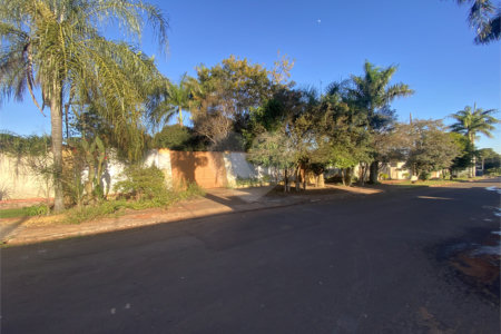 Casa à venda com 3 quartos, sendo 1 suíte, em Parque Residencial Monte Carlo, Ponta Porã, MS