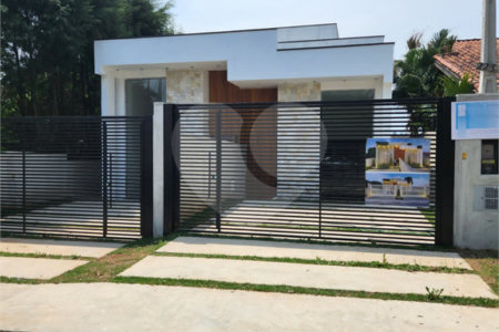 Sobrado à venda com 3 suítes em Jardim dos Pinheiros, Atibaia, SP