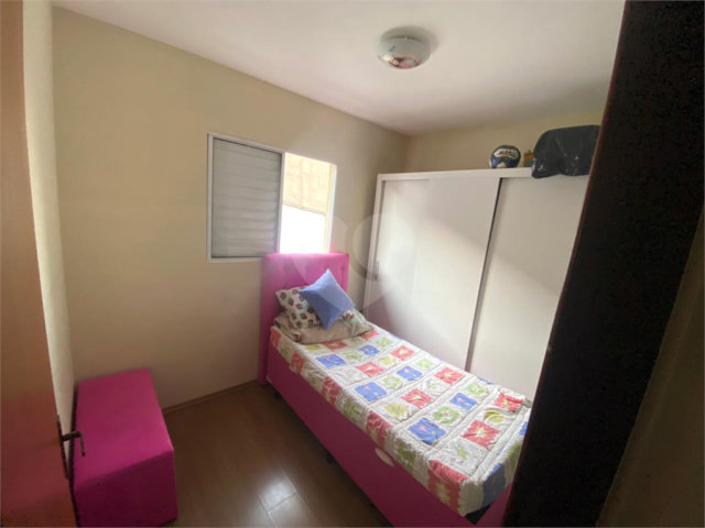 Casa à venda com 3 quartos, sendo 1 suíte,  no condomínio Regina, São Paulo - SP