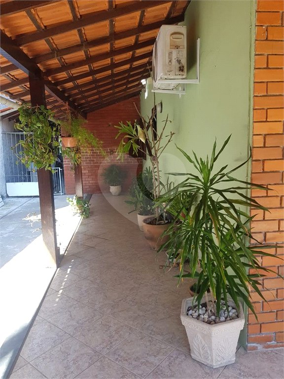 Casa de Vila à venda com 4 quartos, sendo 1 suíte, em Rio do Ouro, São Gonçalo, RJ