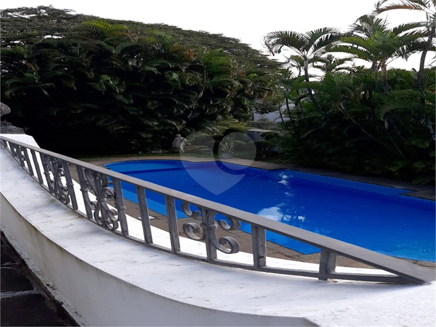 Casa à venda com 5 quartos, sendo 2 suítes,  em Jardim Guedala, São Paulo, SP